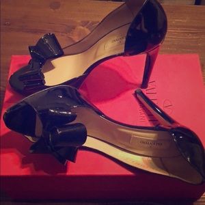 Valentino big bow black peep toe patent heels